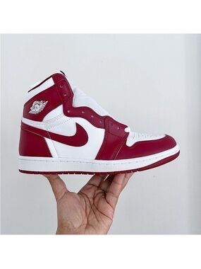 Nike Air Jordan 1 Retro High OG  White & Red Sneakers Men’s 8 / Women’s 9.5